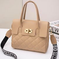Women's Small Pu Leather Solid Color Classic Style Square Lock Clasp Handbag sku image 5