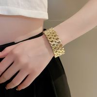 Exaggerated Luxurious Solid Color Alloy Chain Women's Bangle main image 4
