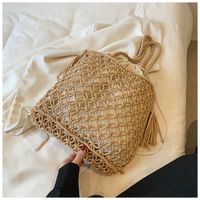 Women's Medium Straw Solid Color Vacation Beach Tassel Weave Square String Shoulder Bag Handbag sku image 4