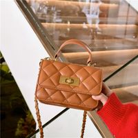 Women's Pu Leather Solid Color Cute Square Lock Clasp Handbag main image 4