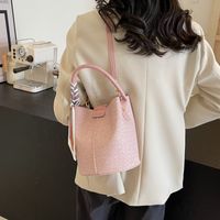 Women's Pu Leather Solid Color Basic Sewing Thread Magnetic Buckle Bucket Bag sku image 3