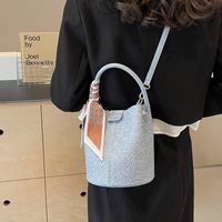 Women's Pu Leather Solid Color Basic Sewing Thread Magnetic Buckle Bucket Bag sku image 4