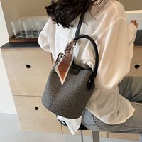Women's Pu Leather Solid Color Basic Sewing Thread Magnetic Buckle Bucket Bag main image 6