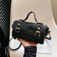 Women's Medium Pu Leather Solid Color Classic Style Square Magnetic Buckle Shoulder Bag main image 2