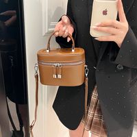 Women's Medium Pu Leather Solid Color Classic Style Zipper Crossbody Bag main image 7