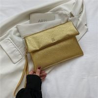 Women's Medium Pu Leather Solid Color Streetwear Magnetic Buckle Envelope Bag sku image 3