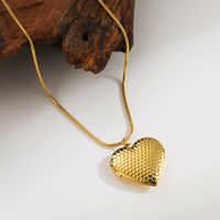 Acero Inoxidable Chapados en oro de 18k Estilo Moderno Estilo Simple Forma De Corazón Collar Colgante Collar De Medallón main image 6