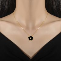 Casual Simple Style Flower Shell Titanium Steel Inlay Shell Women's Pendant Necklace main image 5