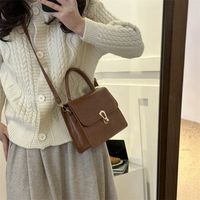 Women's Pu Leather Solid Color Elegant Square Lock Clasp Handbag main image 4