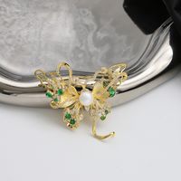 Elegant Butterfly Mixed Materials Plating Pearl Zircon Women's Brooches main image 3