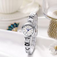 Simple Style Classic Style Solid Color Jewelry Buckle Quartz Women's Watches main image 1