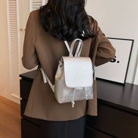 Unisex Pu Solid Color Classic Style Sewing Thread Bucket Magnetic Buckle Fashion Backpack main image 4