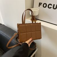 Women's Pu Leather Solid Color Classic Style Square Zipper Handbag main image 4