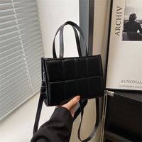 Women's Pu Leather Solid Color Classic Style Square Zipper Handbag main image 2
