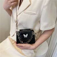 Women's Small Pu Leather Solid Color Butterfly Streetwear Lock Clasp Crossbody Bag main image 4