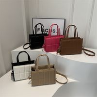 Women's Pu Leather Solid Color Classic Style Square Zipper Handbag main image 7