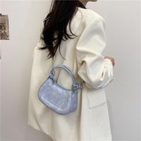 Women's Small Pu Leather Solid Color Basic Pillow Shape Zipper Handbag main image 4