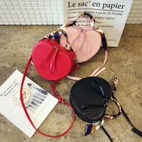 Women's Small Pu Leather Solid Color Streetwear Zipper Handbag main image 4
