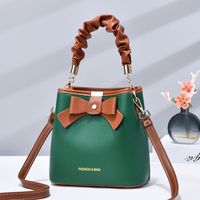 Women's Large Pu Leather Bow Knot Classic Style Magnetic Buckle Handbag sku image 3