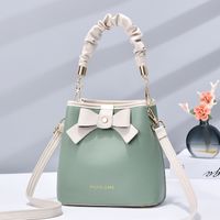 Women's Large Pu Leather Bow Knot Classic Style Magnetic Buckle Handbag sku image 2