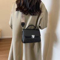 Women's Medium All Seasons Pu Leather Color Block Classic Style Square Lock Clasp Shoulder Bag main image 5