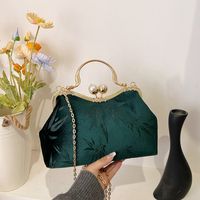 Women's Velvet Cloth Leaves Vintage Style Classic Style Embroidery Square Clipped Button Handbag main image 8