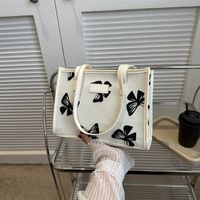 Women's Medium Canvas Flower Butterfly Streetwear Zipper Underarm Bag sku image 3