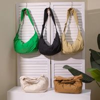 Women's Medium Nylon Solid Color Basic Zipper Cloud Shape Bag main image 1