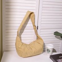 Women's Medium Nylon Solid Color Basic Zipper Cloud Shape Bag sku image 5