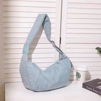 Women's Medium Nylon Solid Color Basic Zipper Cloud Shape Bag sku image 4