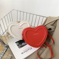Women's Small Pu Leather Solid Color Fashion Heart-shaped Zipper Crossbody Bag sku image 8