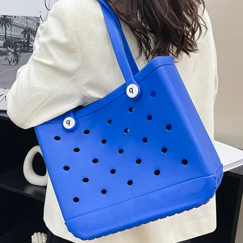 Tod's is the Latest Brand to Hop On the Micro Bag Trend - PurseBlog | Bags,  Purses and handbags, Bag trends