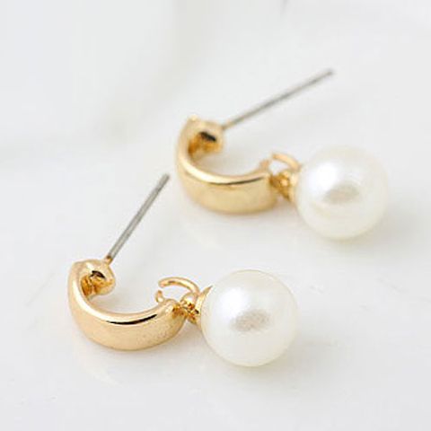 Boutique Korean Fashion Simple Pearl Earrings