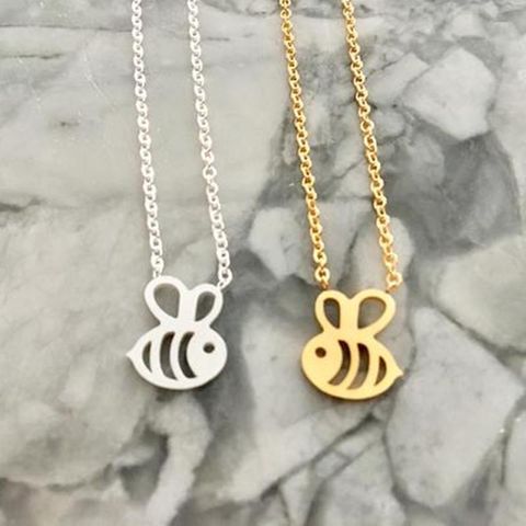 Simple Hollow Little Bee Pendant Necklace Environmental Protection Gold Plated Silver Female Clavicle Chain Wholesale