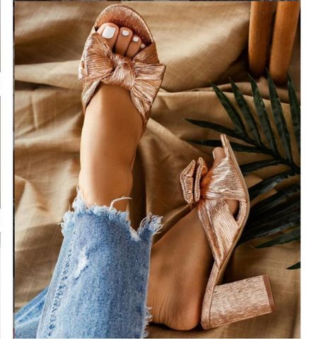 2019 Plus Größe Europäischer Und Amerikanischer Außenhandel Neuer Stil Dicke Hochhackige Bowknot Goldene Sandalen, Damen Hausschuhe Fda33-3