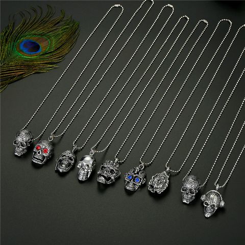 Exaggerated Retro Diamond-studded Skull Pendant Necklace