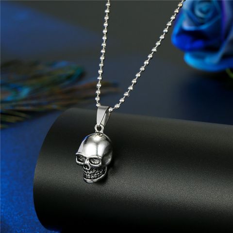 Retro Punk Men's Pendant Necklace Exaggerated And Personalized Hip Hop Skull Fist Sickle Necklace Cross-border Sold Jewelry