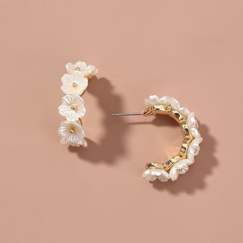 Korea New C-shaped Pearl Earrings