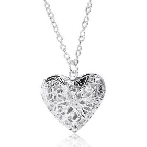 Hot Sale Sweet Peach Heart Love Necklace Hollow Engraved Opening Heart Shaped Photo Box Necklace Wholesale