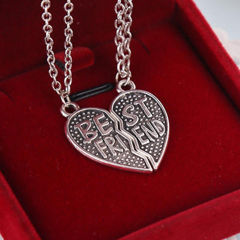 New Fashion Friendship Girlfriends Heart Shaped Broken Heart Best Friends Necklace Yiwu Nihaojewelry Wholesale