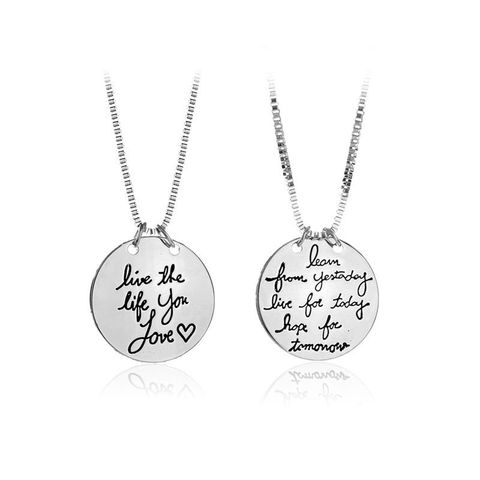 Européen Et Américain Populaire Ornement Rond Lettre Tag Vivre La Vie Que Vous Aimez Amour Pendentif Coeur Collier