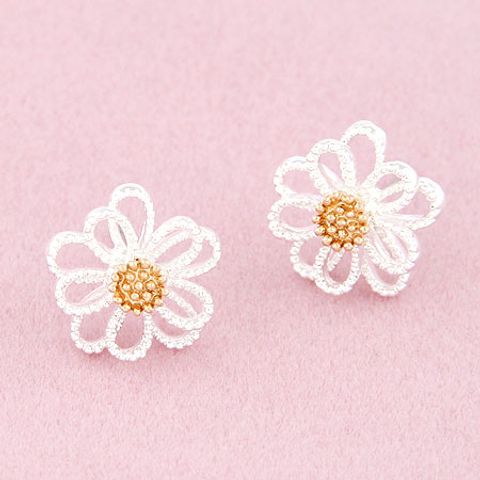 Boutique Korean Fashion Sweet And Elegant Daisy Flower Earrings
