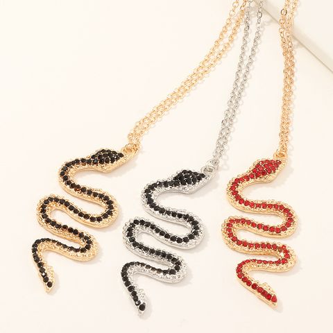 Accessories  Fashion Snake Pendant Necklace Metal Diamond Bending Snake Jewelry Wholesale Nihaojewelry