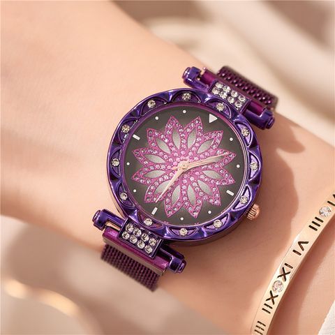Fashion Diamonds Come To Work Quartz Bracelet Watch Starry Sky Female Watch Magnetite Magnet Milan Mesh Belt Watch Female