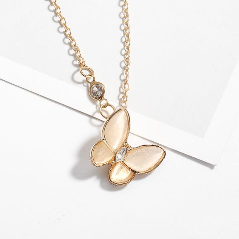 Opal Butterfly Necklace Diamond-studded Elegant  Clavicle Chain Retro White Mother-of-pearl Clavicle Chain Female
