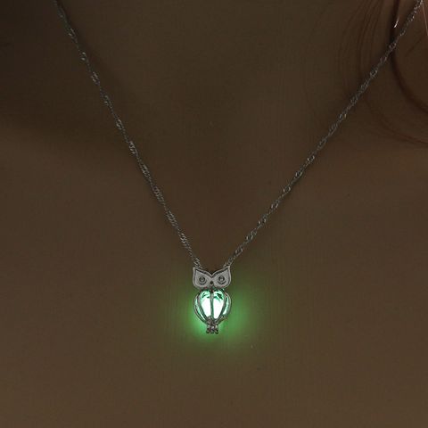 Hot-selling Fashion Luminous Bead Multicolor Hollow Owl Pendant Necklace