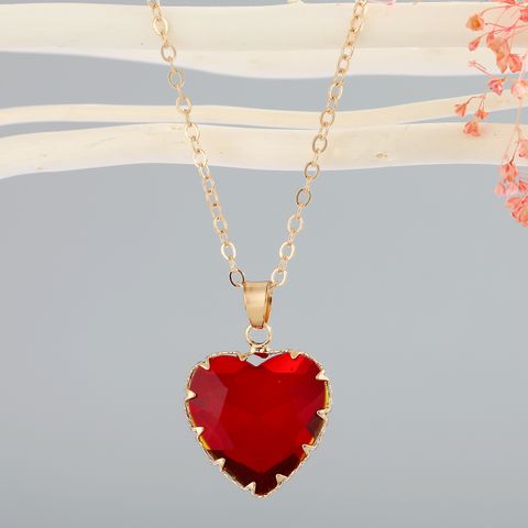 Fashion Round Artificial Crystal Pendant Necklace