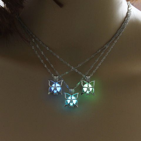 Fashion Luminous Butterfly Necklace