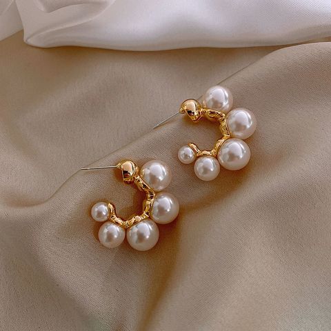 Lady C Shape Inlaid Pearls Alloy Pearl Earrings