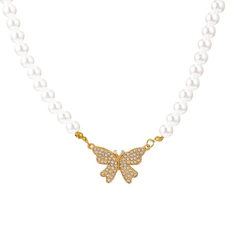 Fashion Personality Diamond Butterfly Pearl Necklace Clavicle Chain Necklace